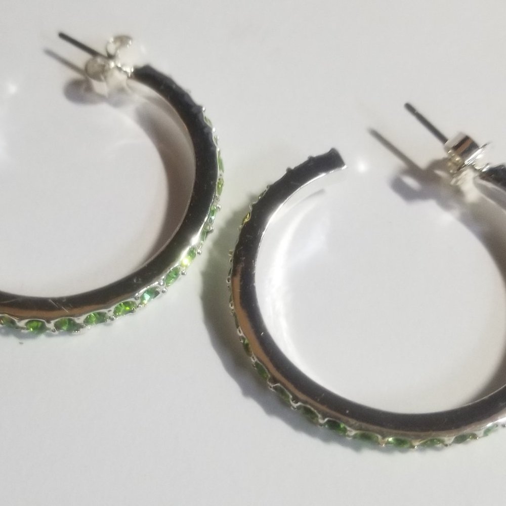 GREEN CRYSTAL RING SIZE 8.5  FREE MATCHING HOOPS!! - Picture 12 of 14